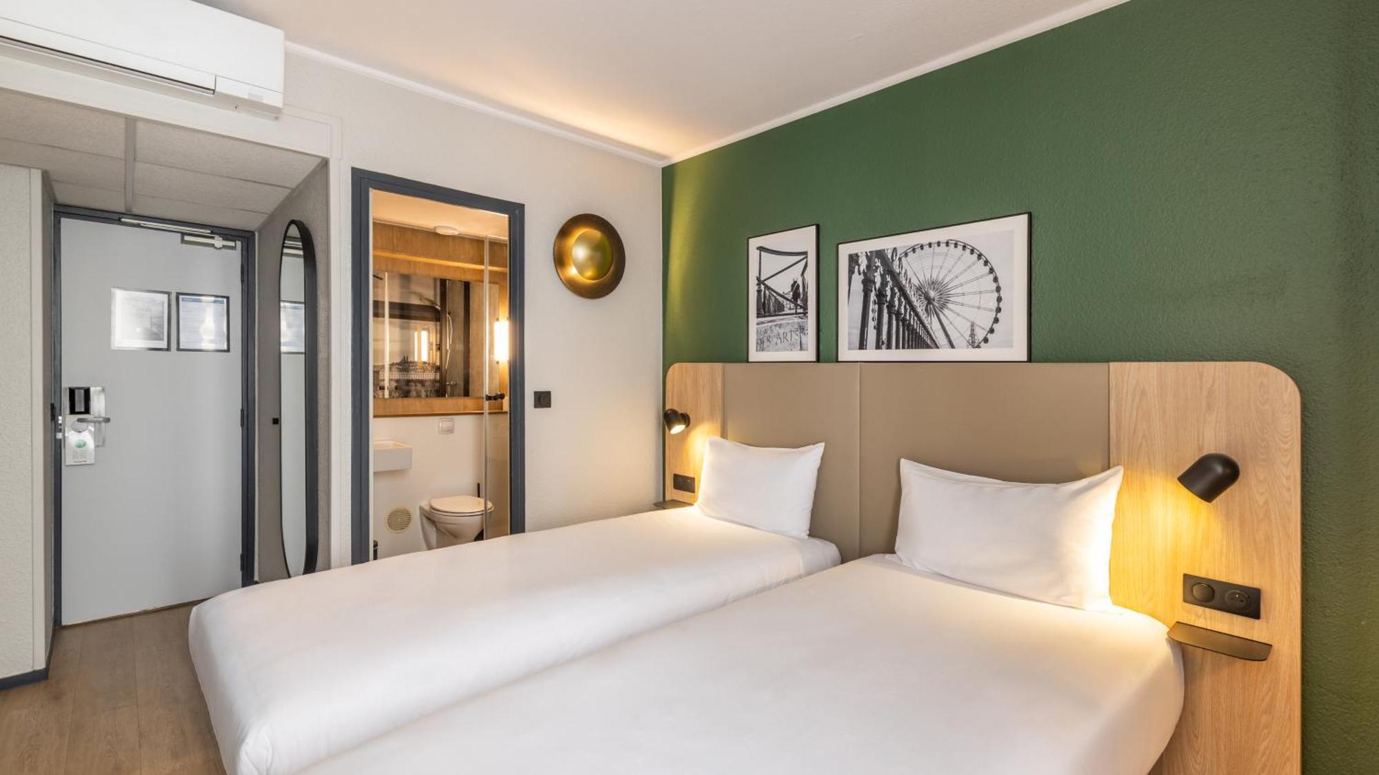 Standard Twin Room